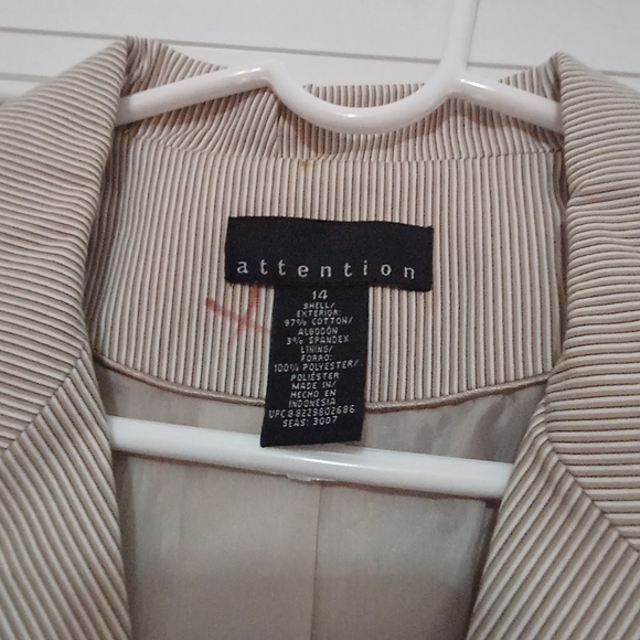 Attention beige striped, button front, long sleeve, lined jacket. Size 14. - Picture 6 of 6